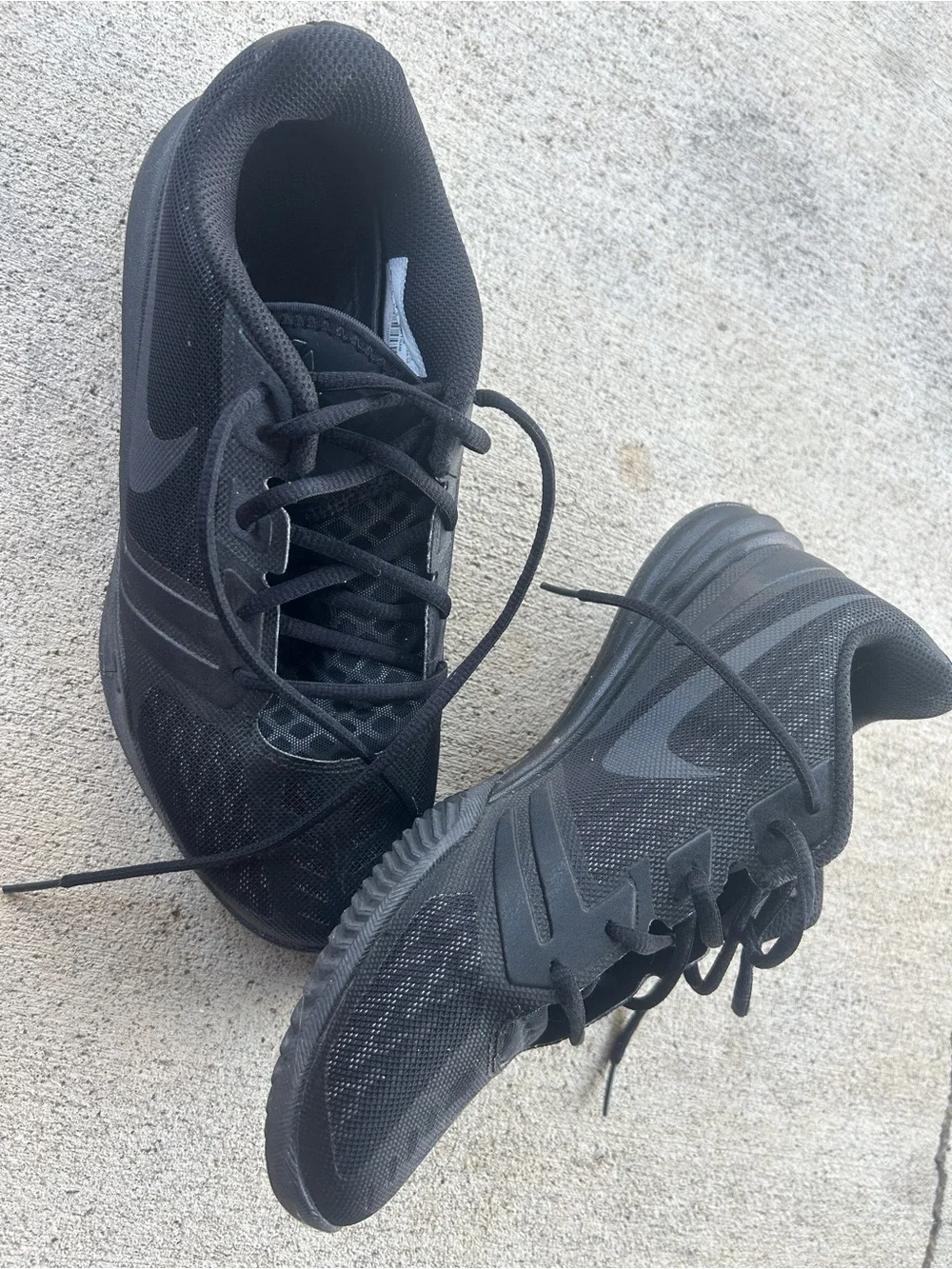 Nike Men’s Black Kobe Basketball Shoes